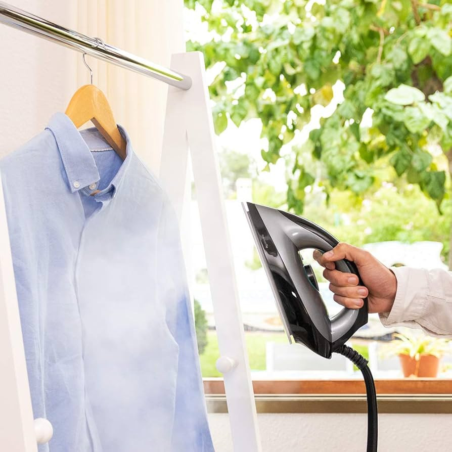 Cecotec Fast&Furious Absolute steam ironing station