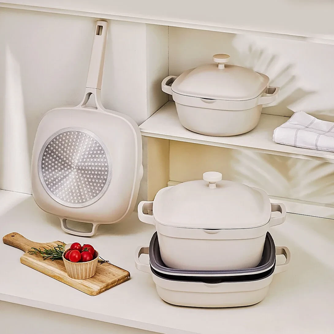 The Delicious Classic 10-Piece Ceramic Cookware Set with bamboo steamer